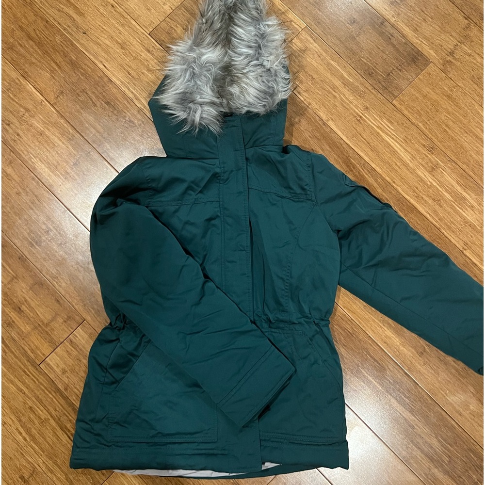 New - Hollister snow coat. Detachable hood.